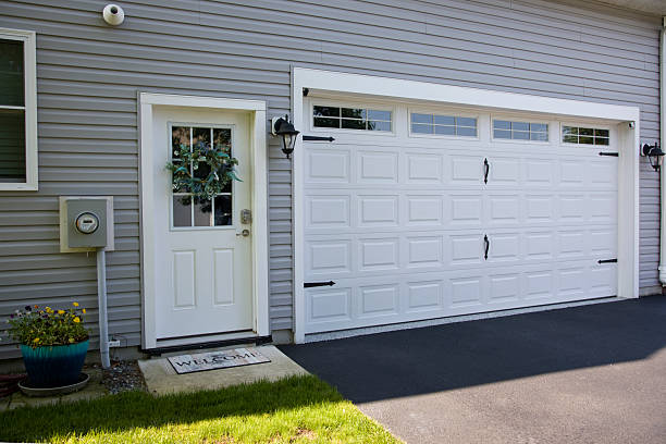 24/7 Emergency Garage Door Panel Replacement experts in Westway, TX